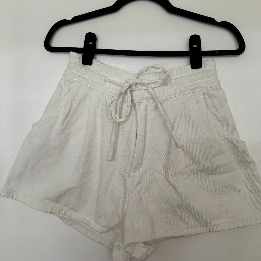 White denim-material tie waist shorts